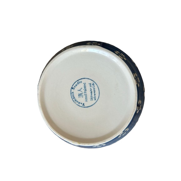 Yokohama Studio Japan Hand Painted Blue White Flowers Heavy 6" Porcelain Bowl‎ - Picture 3 of 3
